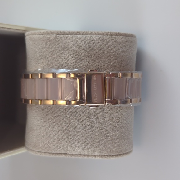 Michael Kors Watch NWT Rose Gold MK5896 - Picture 3 of 6